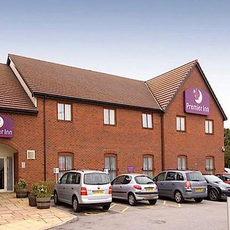 Premier Inn Manchester Trafford Centre North エクステリア 写真