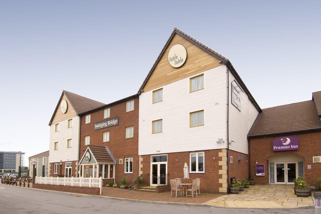 Premier Inn Manchester Trafford Centre North エクステリア 写真