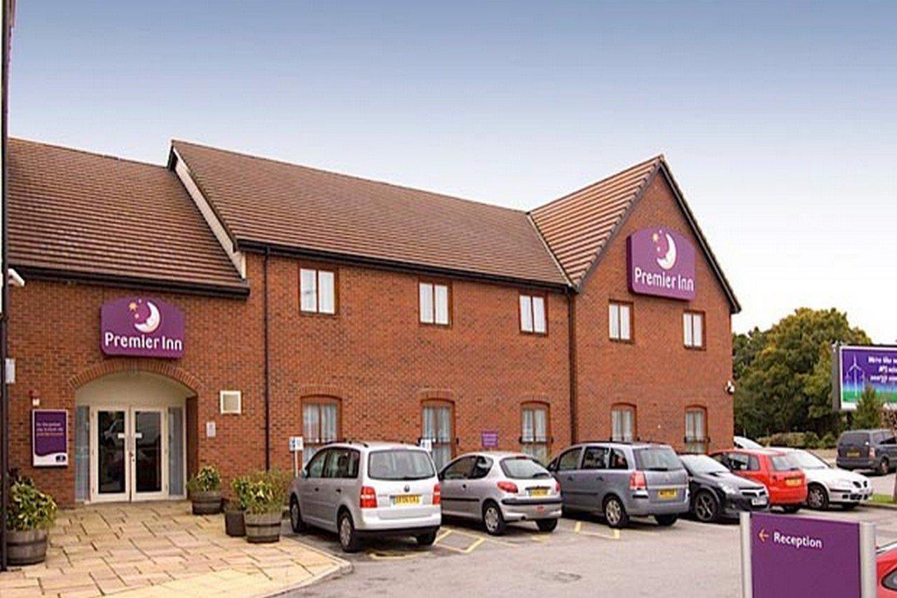 Premier Inn Manchester Trafford Centre North エクステリア 写真