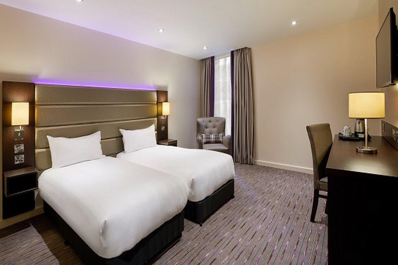 Premier Inn Manchester Trafford Centre North エクステリア 写真