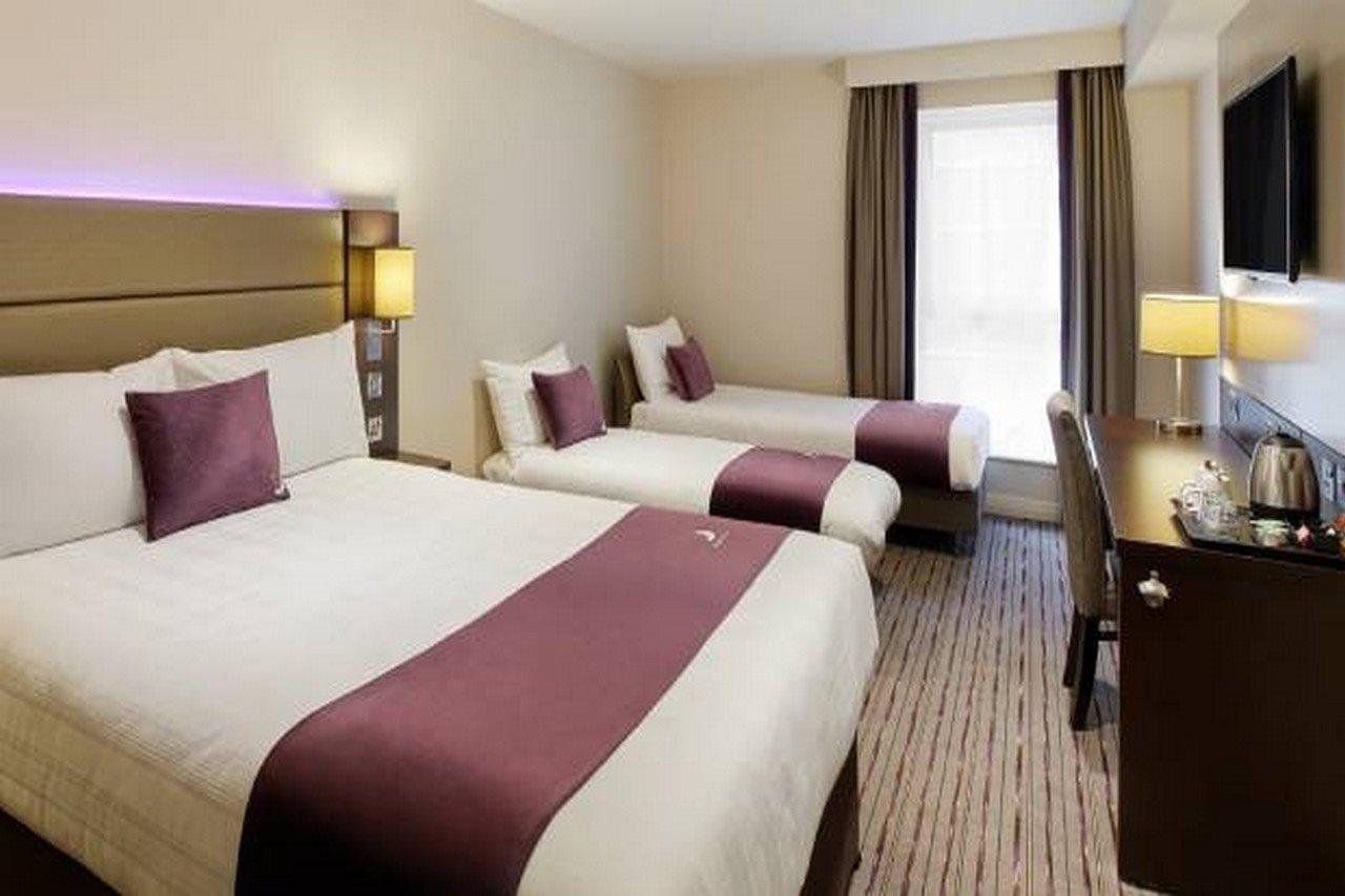 Premier Inn Manchester Trafford Centre North エクステリア 写真